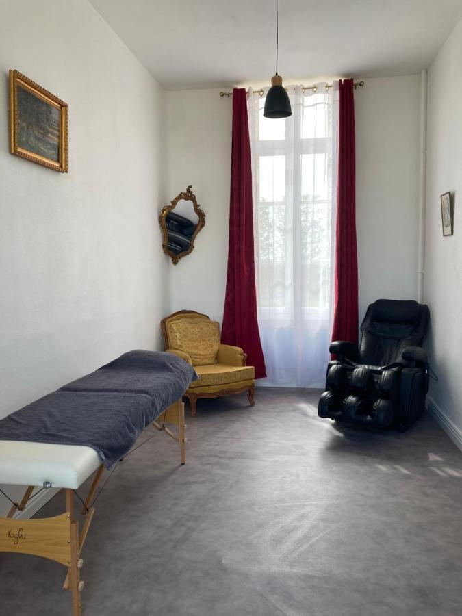 Chambre Romantique Dans Le Chateau De La Bouchatte Chazemais Exterior photo