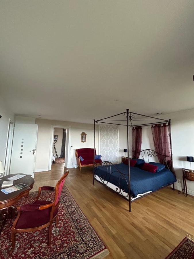 Chambre Romantique Dans Le Chateau De La Bouchatte Chazemais Exterior photo